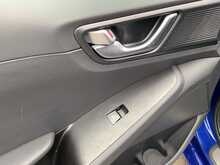 Hyundai IONIQ Premium - U8438