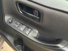 Toyota Noah Hybrid X - U8457