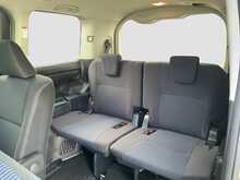 Toyota Noah Hybrid X - U8457
