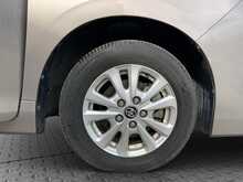 Toyota Noah Hybrid X - U8457
