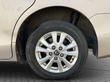 Toyota Noah Hybrid X - U8457