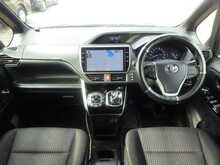 Toyota Voxy Hybrid ZS Kirameki2 - U8460