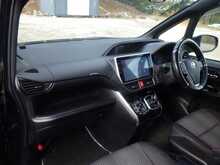 Toyota Voxy Hybrid ZS Kirameki2 - U8460