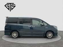 Toyota Voxy Hybrid ZS Kirameki2 - U8460