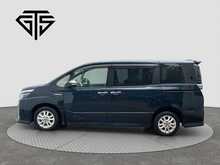 Toyota Voxy Hybrid ZS Kirameki2 - U8460
