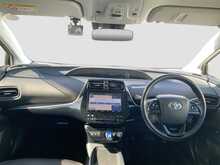 Toyota Prius S - U8462