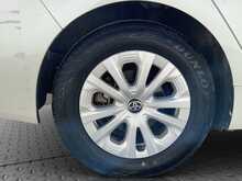 Toyota Prius S - U8462