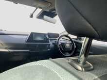 Toyota Prius X - U8463