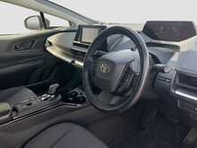 Toyota Prius X - U8463