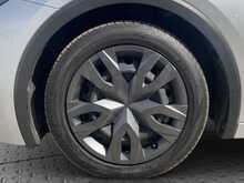 Toyota Prius X - U8463