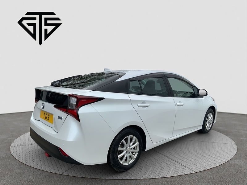 Toyota Prius S - U8465