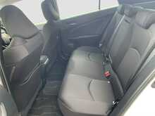 Toyota Prius S - U8465
