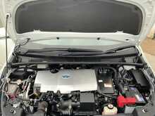 Toyota Prius S - U8465