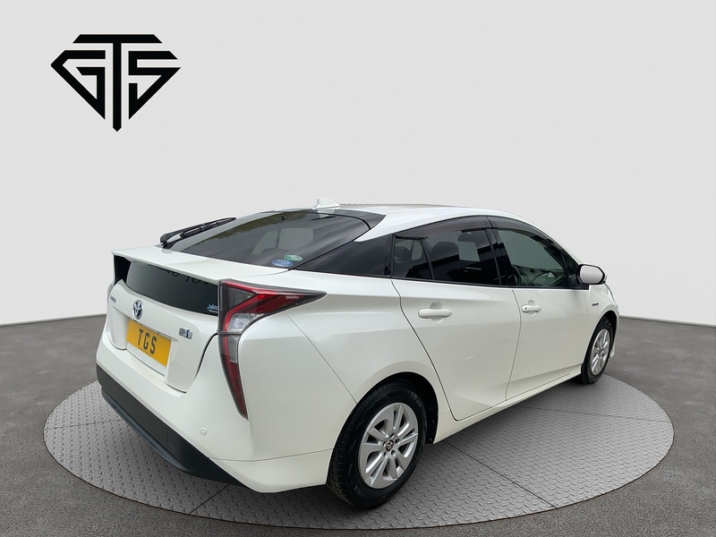 Toyota Prius S - U8469