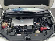 Toyota Prius S - U8469