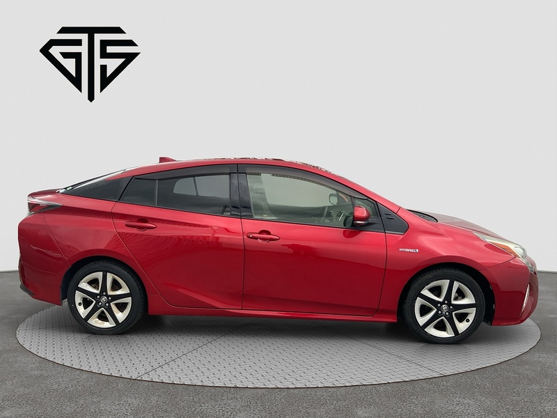 Toyota Prius S Touring-Selection - U8472
