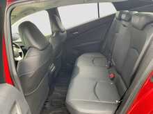 Toyota Prius S Touring-Selection - U8472
