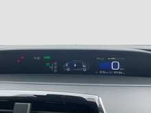 Toyota Prius S Touring-Selection - U8472