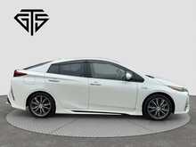 Toyota Prius PHV A - U8477