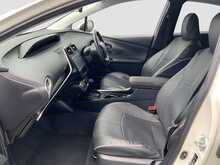 Toyota Prius PHV A - U8477