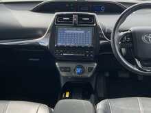 Toyota Prius PHV A - U8477