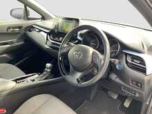 Toyota C-HR VVT-h Design - U8487