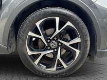 Toyota C-HR VVT-h Design - U8487