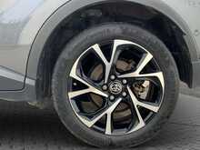 Toyota C-HR VVT-h Design - U8487