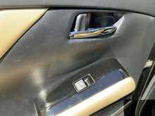 Toyota Alphard ExecutiveLounge S 4WD - U8491