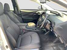 Toyota Prius 	S SafetyPlus2 - U8522