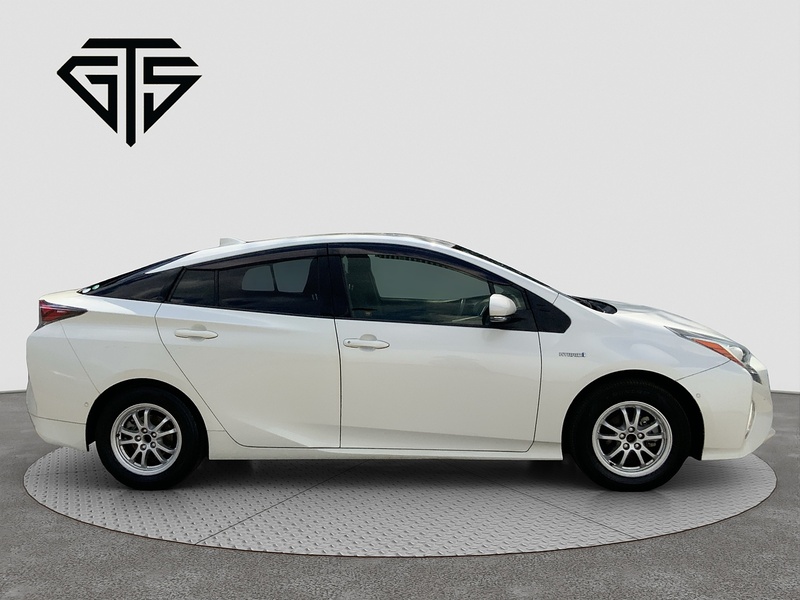 Toyota Prius 	S SafetyPlus - U8524