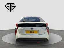 Toyota Prius 	S SafetyPlus - U8524