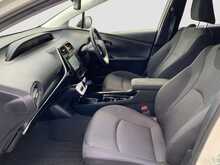 Toyota Prius 	S SafetyPlus - U8524