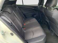 Toyota Prius 	S SafetyPlus - U8524
