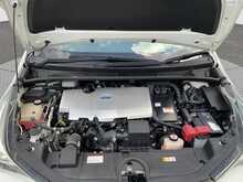 Toyota Prius 	S SafetyPlus - U8524
