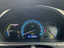Toyota Voxy Hybrid X - U8525