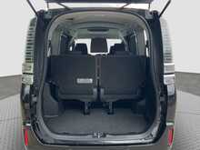 Toyota Voxy Hybrid X - U8525