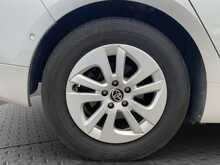 Toyota Prius S SafetyPlus - U8526