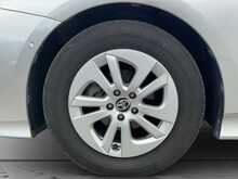 Toyota Prius S SafetyPlus - U8526