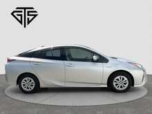 Toyota Prius S - U8527