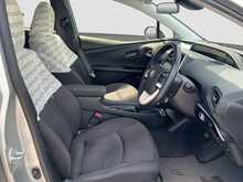 Toyota Prius S - U8527