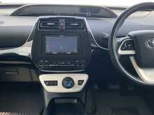 Toyota Prius S - U8527
