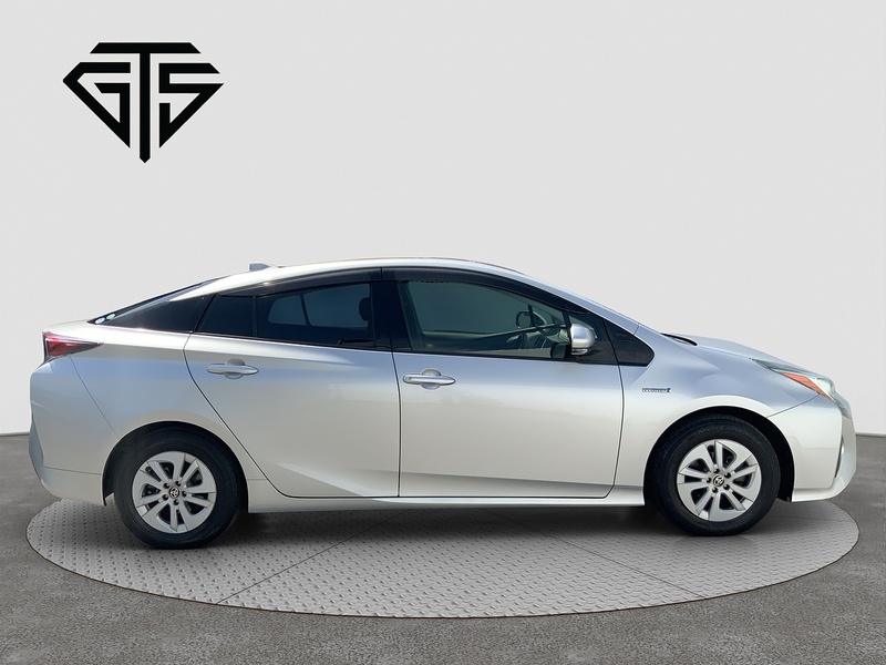 Toyota Prius S - U8528