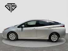 Toyota Prius S - U8528