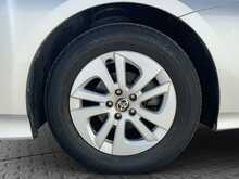 Toyota Prius S - U8528