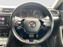 Skoda Superb TDI SE Technology - U8541