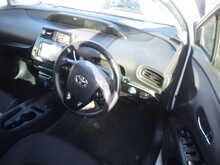 Toyota Prius S - U8545