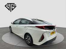 Toyota PRIUS PHV A - U8552