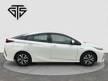 Toyota Prius PHV A - U8552