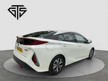 Toyota Prius PHV A - U8552